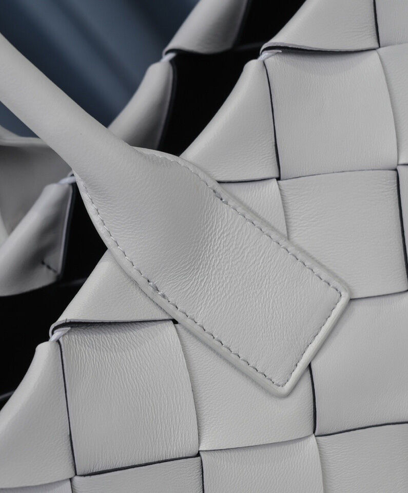 Bottega Veneta Cabat Tote Bag Lambskin White